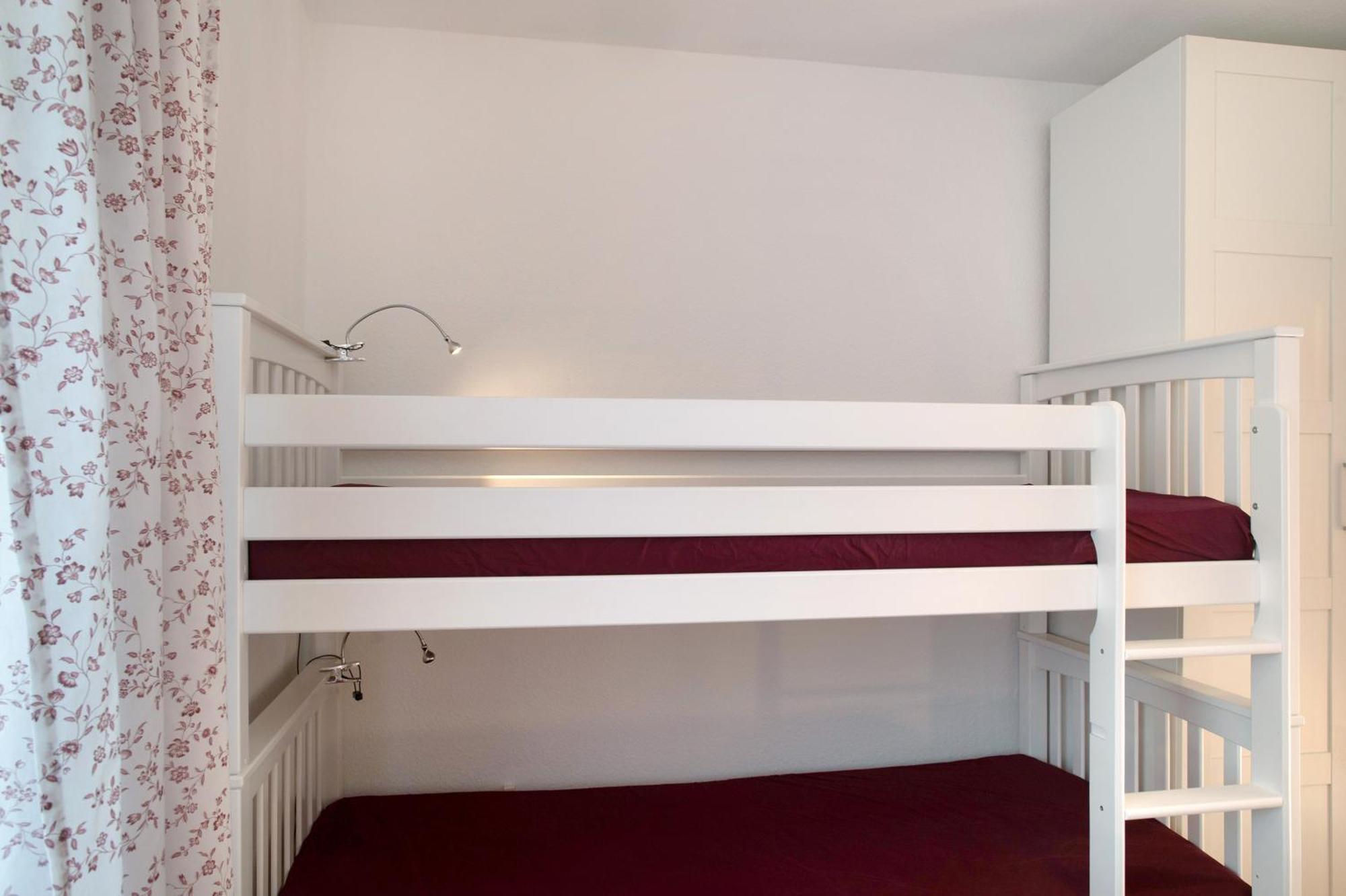 ניינהאגן Ferienwohnung 'Alte Schule' מראה חיצוני תמונה